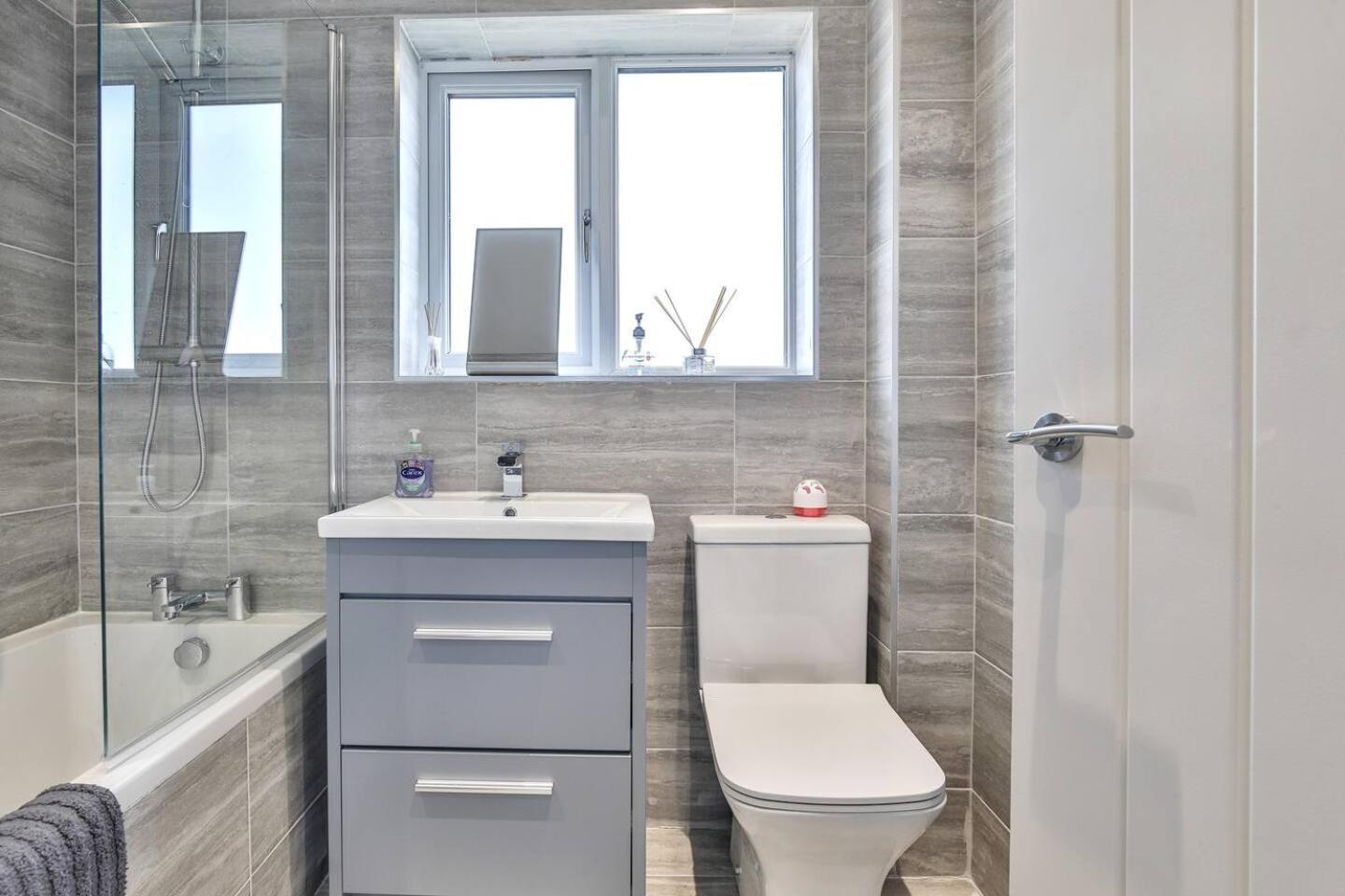 Modern, Cosy Whole House Wifi Close To Attractions Sheffield Extérieur photo