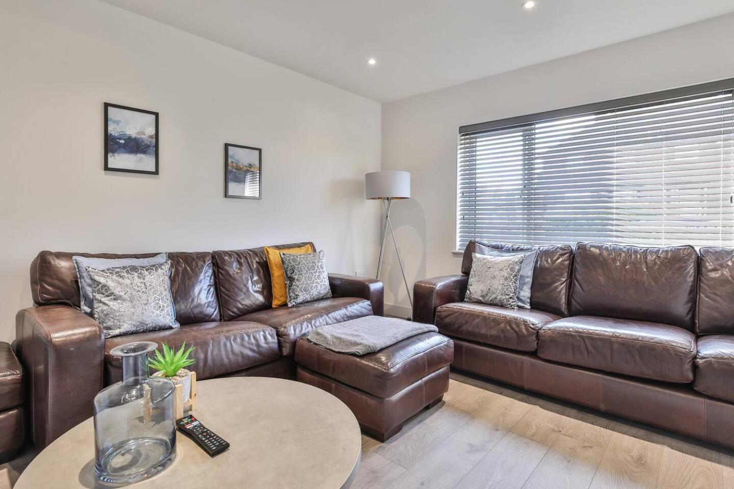 Modern, Cosy Whole House Wifi Close To Attractions Sheffield Extérieur photo
