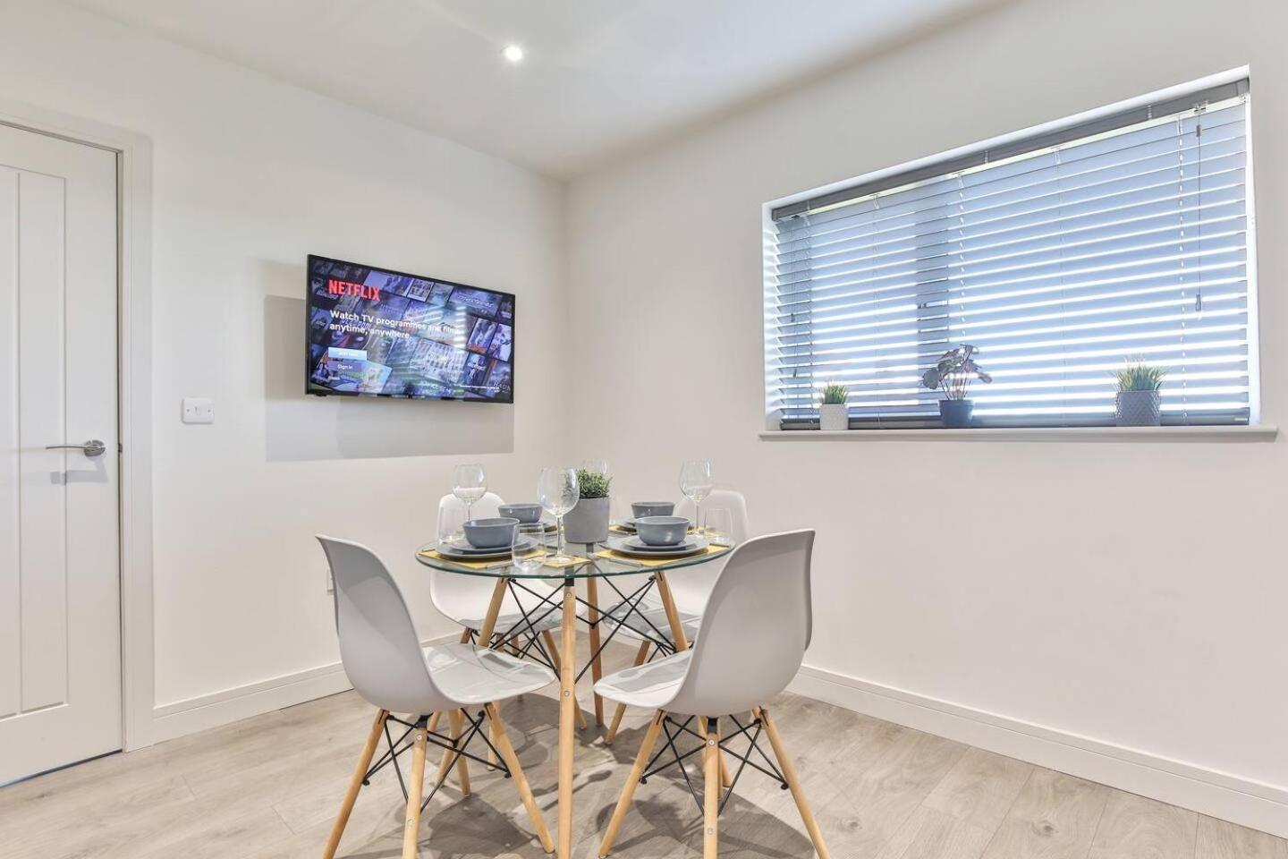Modern, Cosy Whole House Wifi Close To Attractions Sheffield Extérieur photo